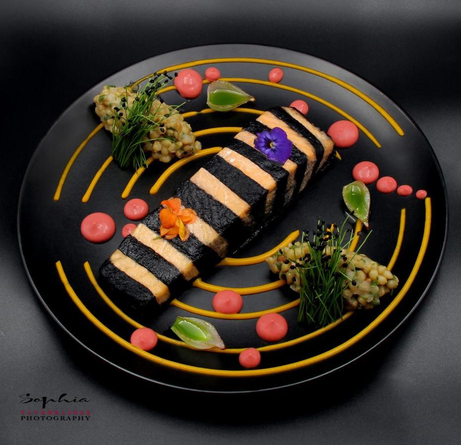 River Side Hotel Tbilisi Exterior photo A sushi cake