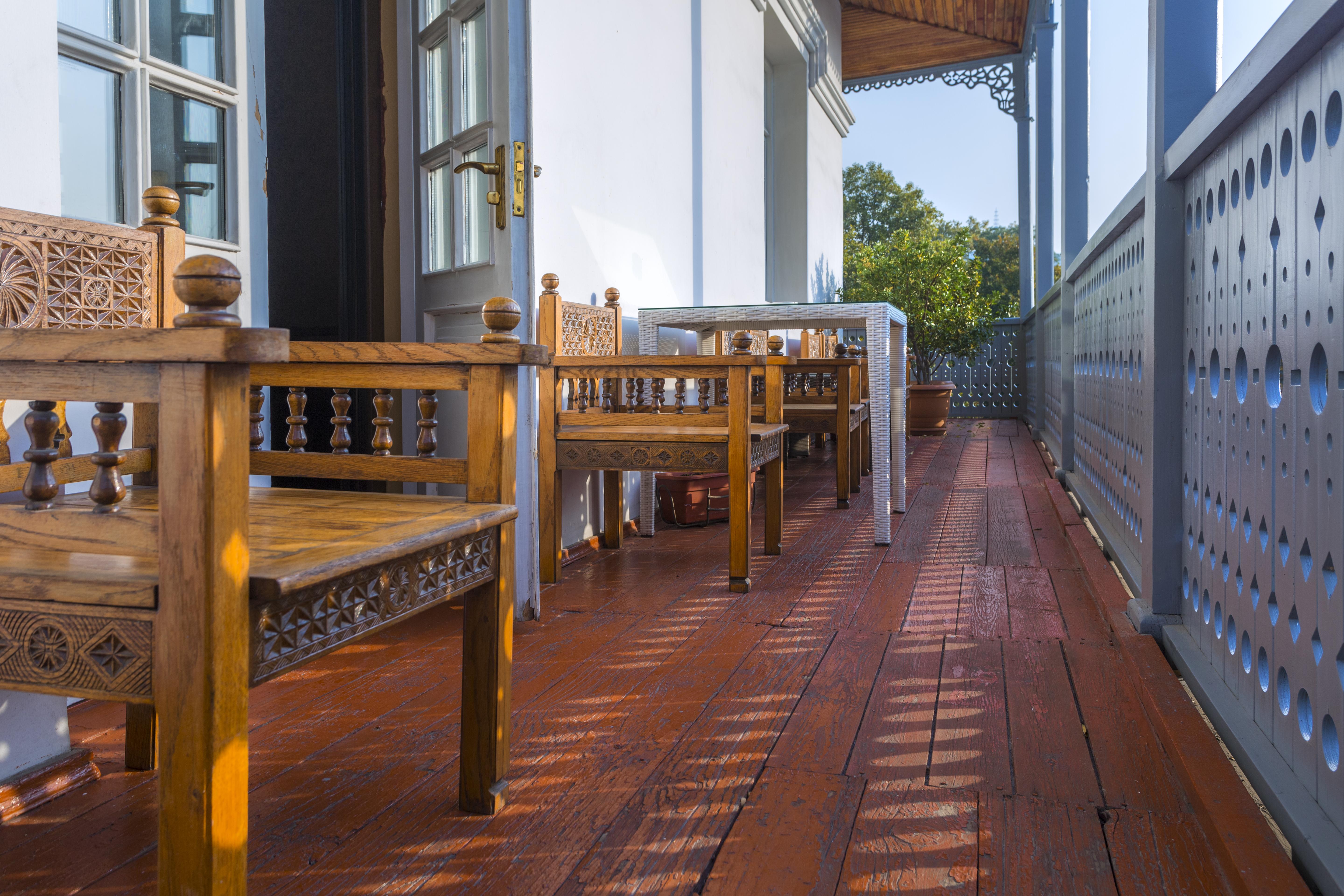 River Side Hotel Tbilisi Exterior photo A balcony