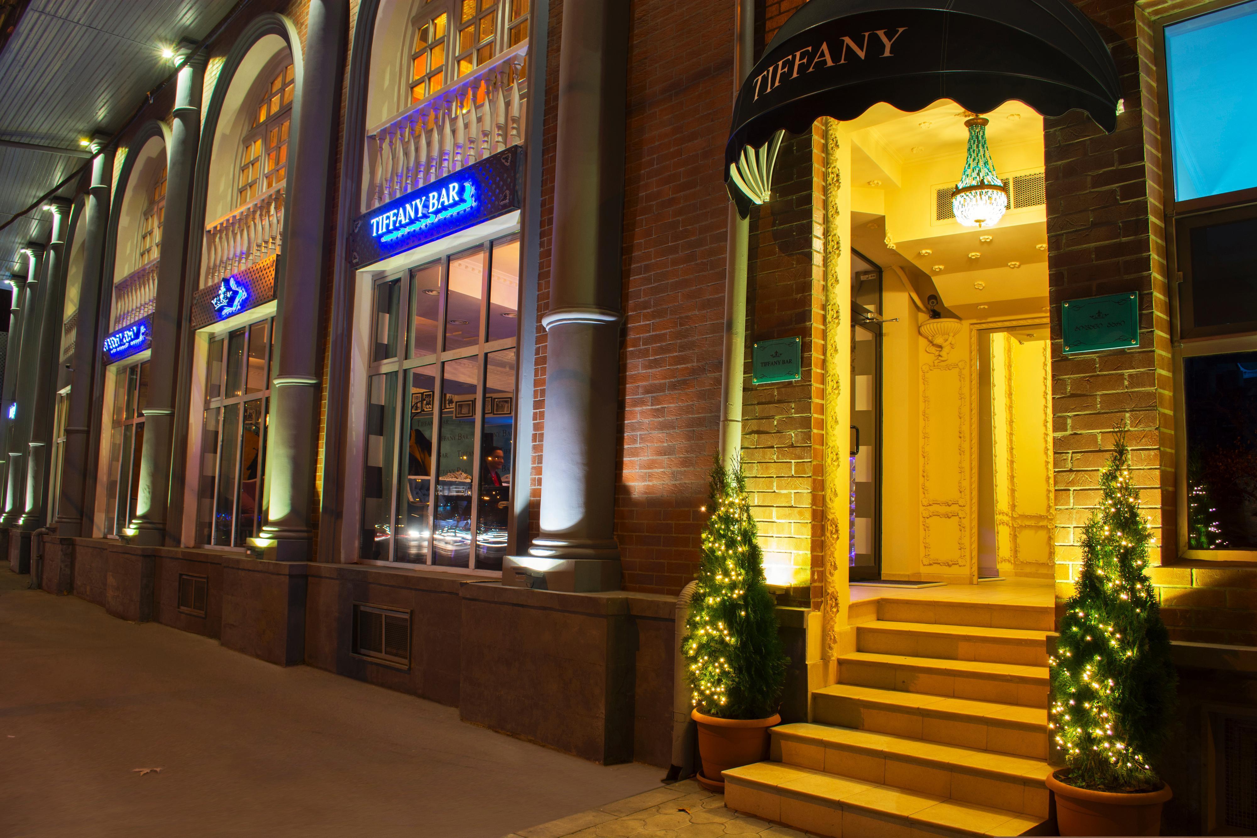 River Side Hotel Tbilisi Exterior photo Tiffany's entrance on 7th Avenue